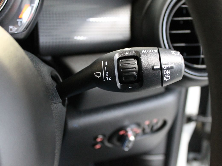 2020 MINI Cooper - image 26