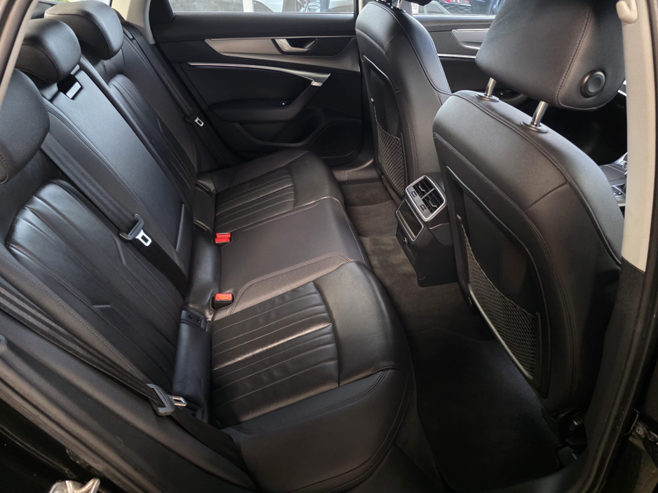 2022 Audi A6 - image 12