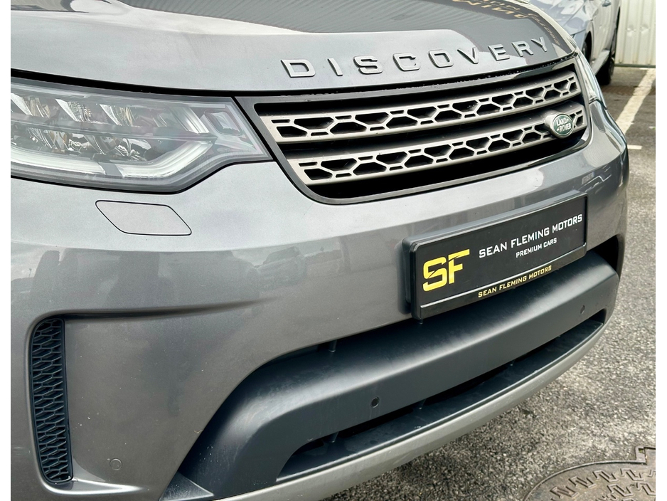 2019 Land Rover Discovery - image 18