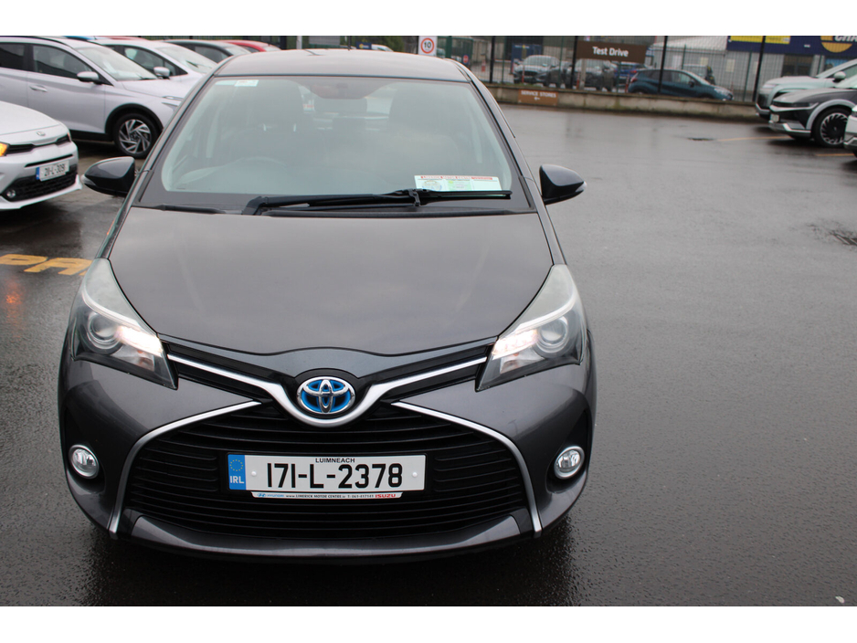2017 Toyota Yaris Hybrid Luxury €14,950