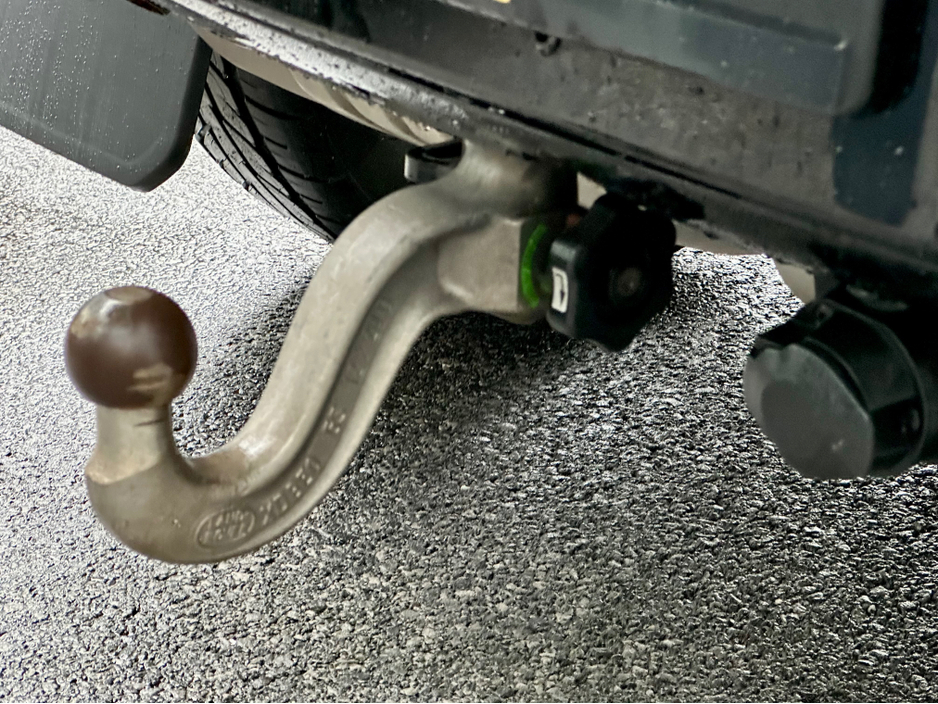 2022 Land Rover Defender ++LOW KM++ 3 SEATS / PLUS VAT €53,000