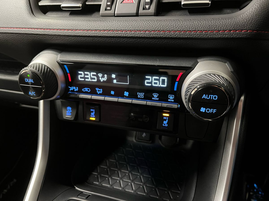 2022 Toyota Rav4 - image 7