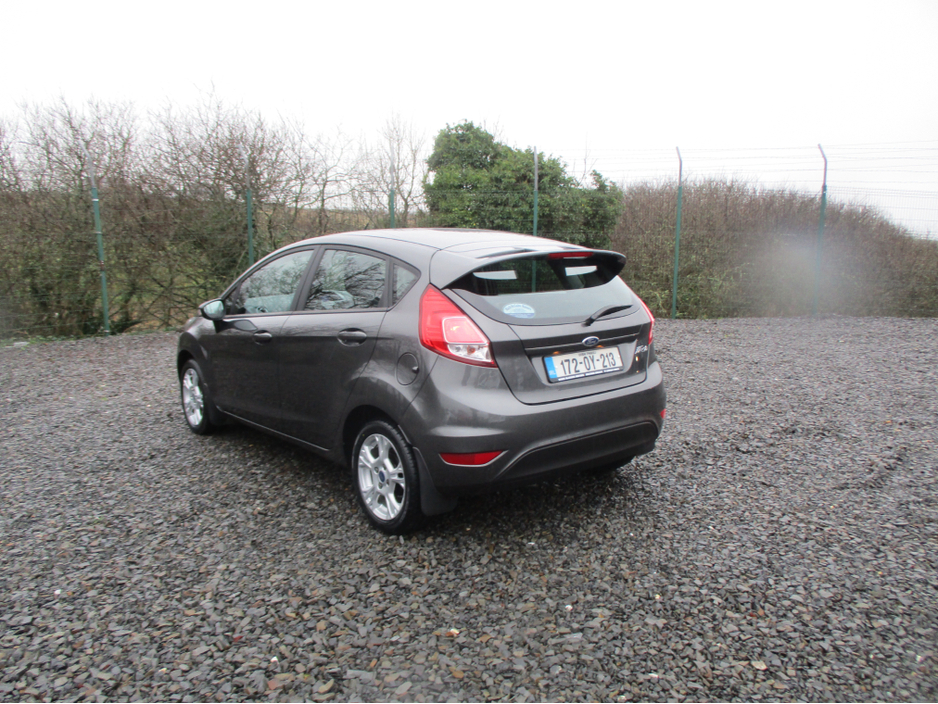 2017 Ford Fiesta - image 9