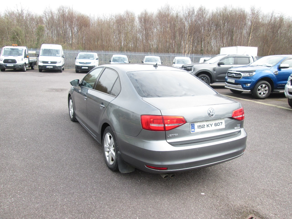 2015 Volkswagen Jetta - image 6