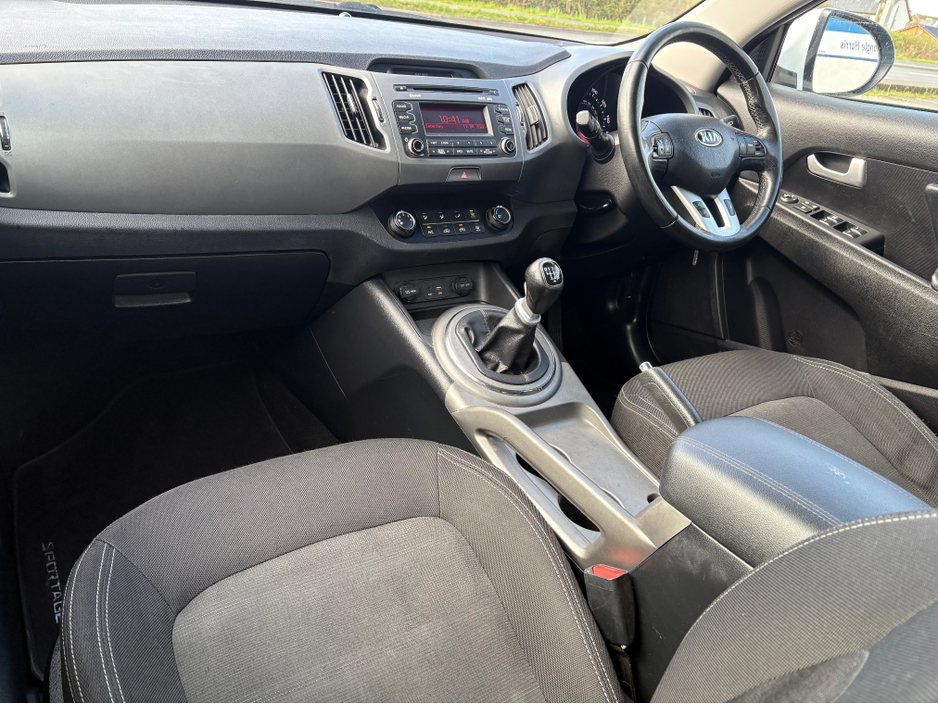 2015 Kia Sportage - image 9