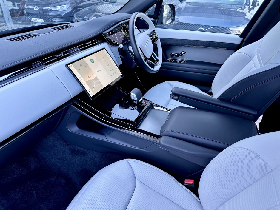 2025 Land Rover Range Rover Sport - image 8