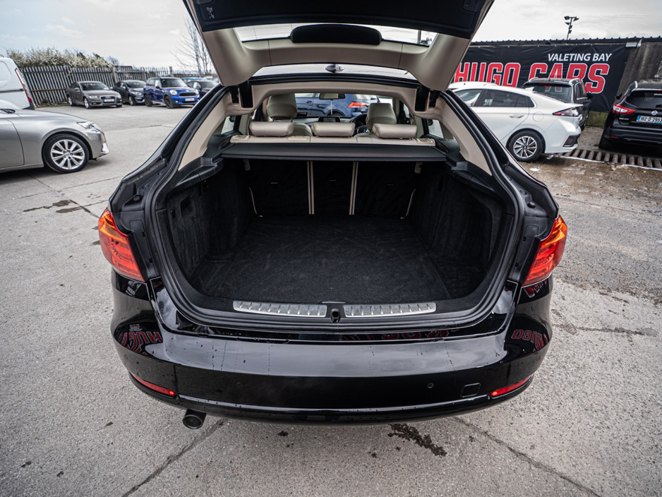 2016 BMW 3 Series - image 34