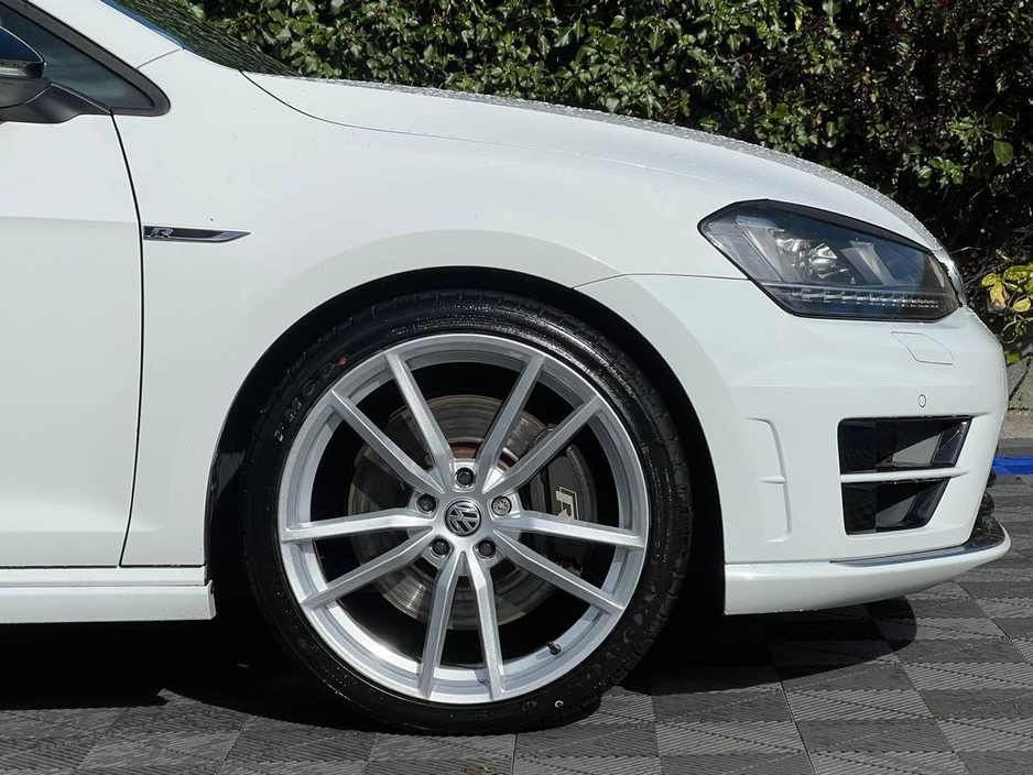 2016 Volkswagen Golf - image 9