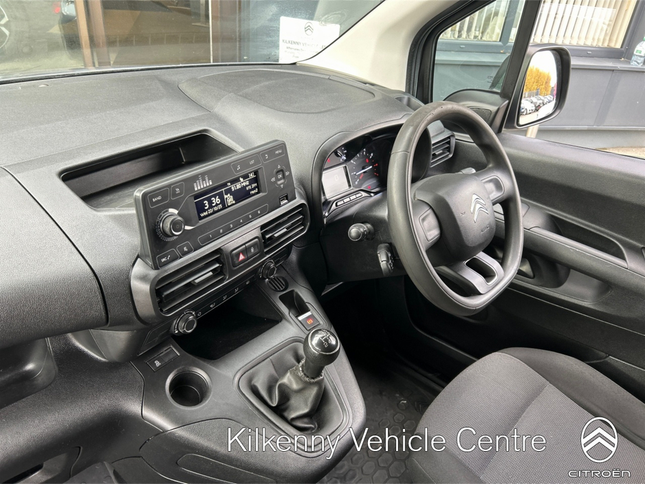 2021 Citroen Berlingo - image 13