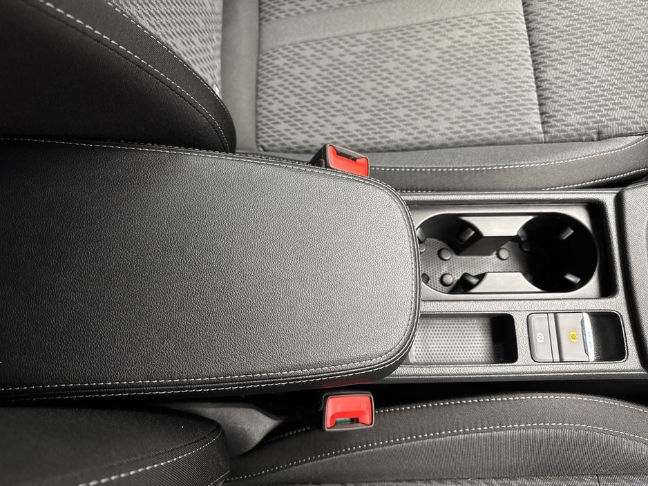 2023 Skoda Octavia - image 15