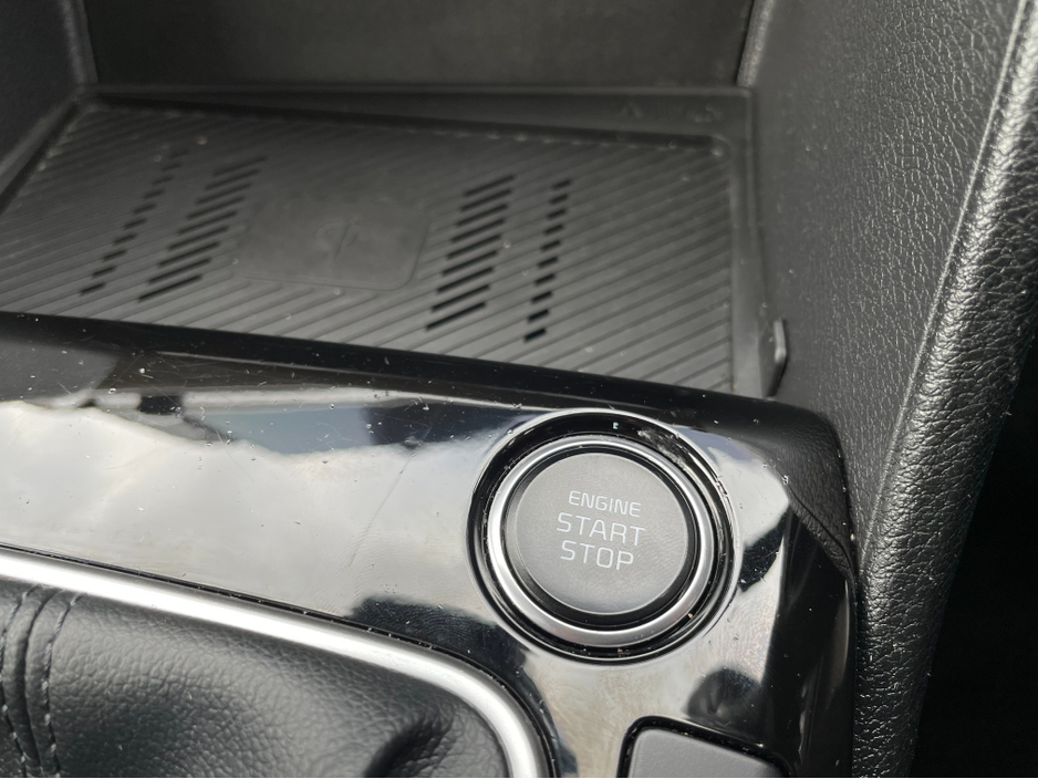 2022 Kia Sportage - image 18