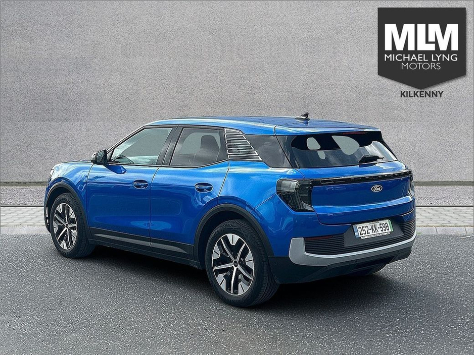 2025 Ford Explorer - image 5