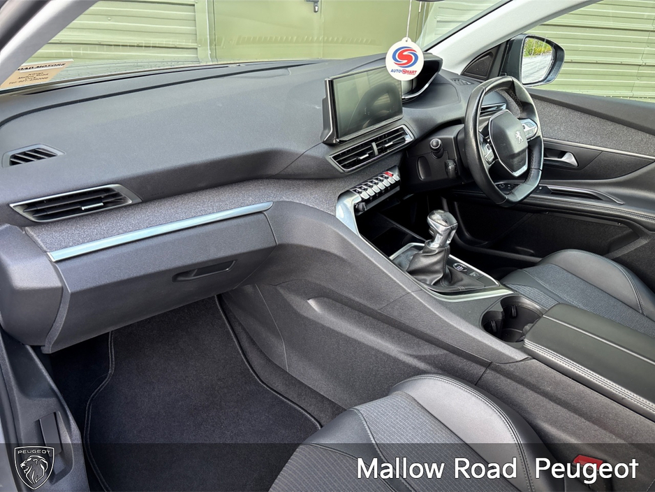 2023 Peugeot 3008 - image 7