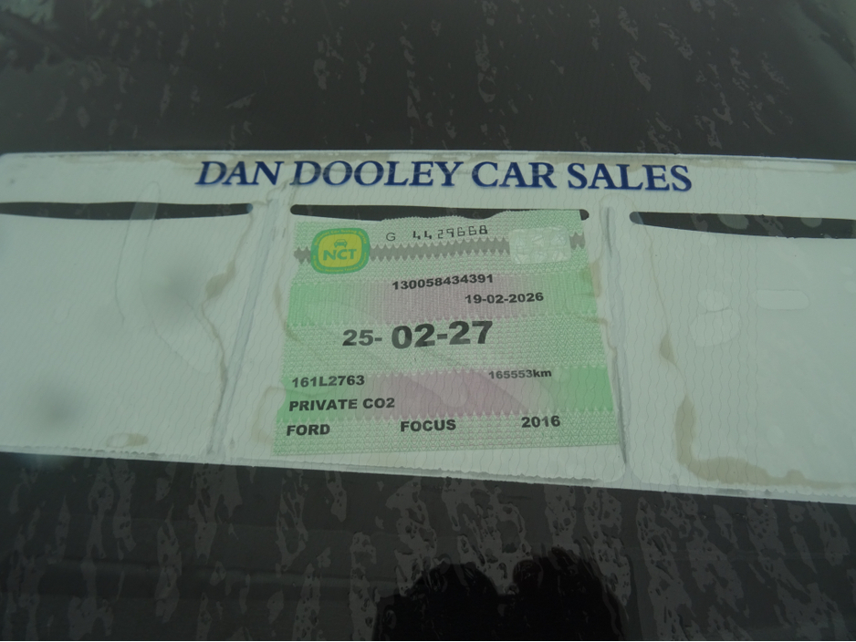 2016 Ford Focus - image 14