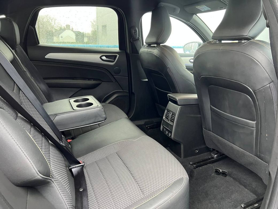 2024 Renault Arkana TECHNO E-TECH 1.6 HYBRID // VERY LOW MILEAGE // REVERSE CAMERA // AMBIENT LIGHTING €23,900