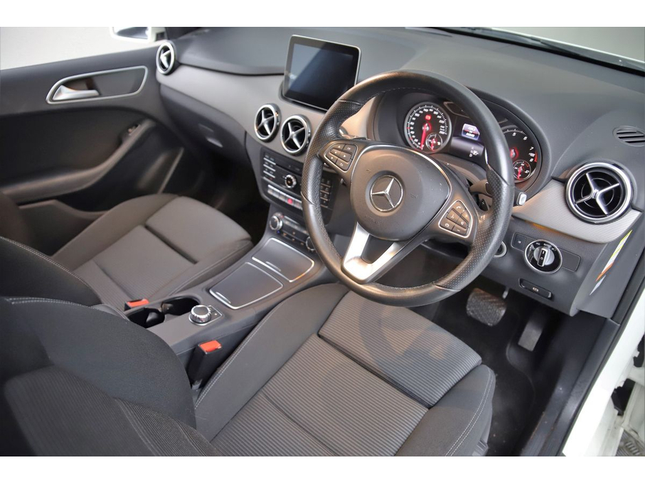 2017 Mercedes-Benz B Class B180 1.6 *PARK SENSORS*REVERSE CAM* €16,890