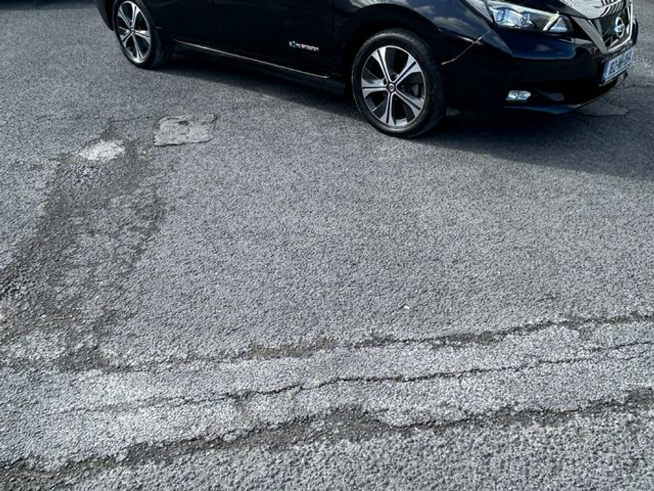 2018 Nissan Leaf - image 34