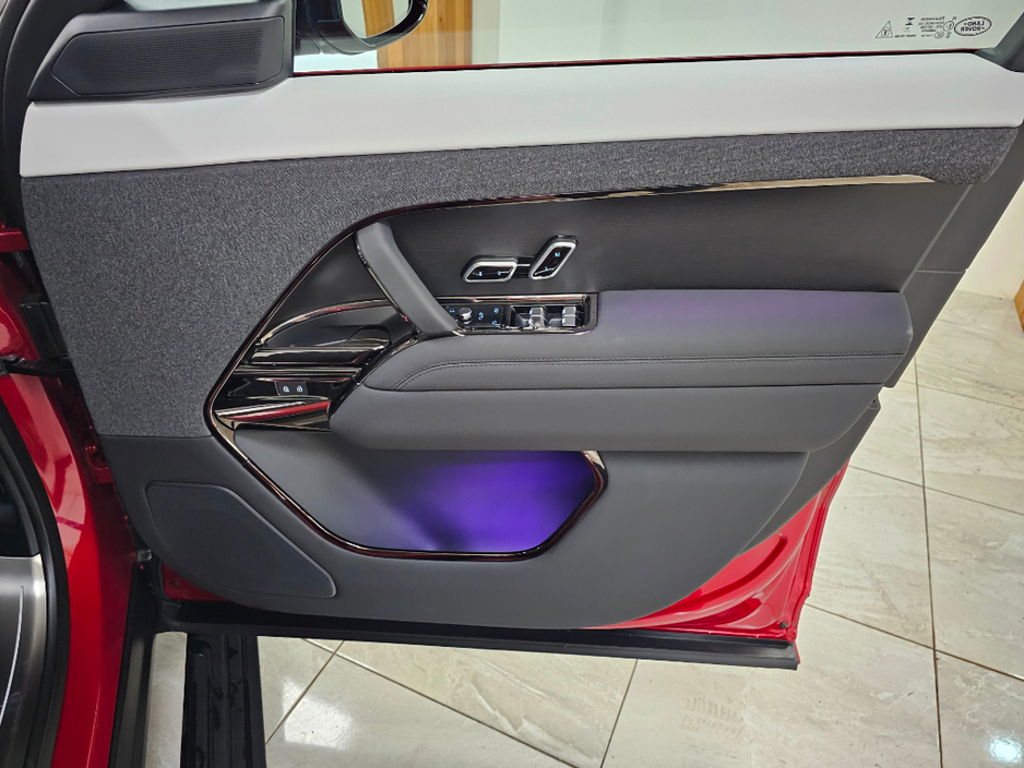 2024 Land Rover Range Rover Sport - image 14