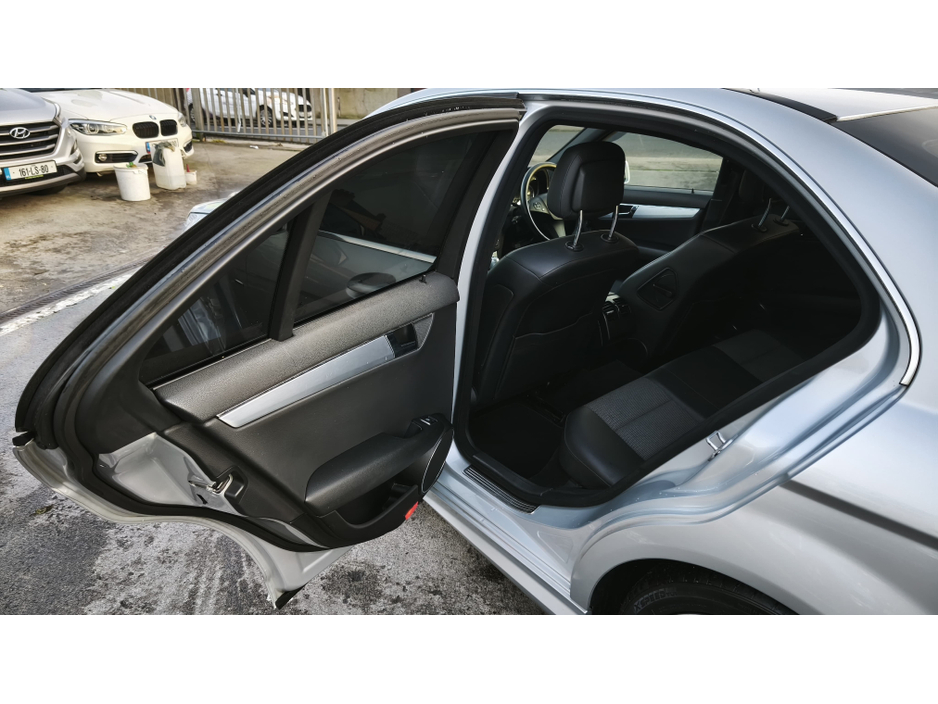 2010 Mercedes-Benz C Class - image 16