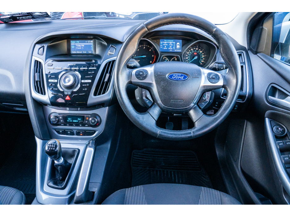 2012 Ford Focus - image 12