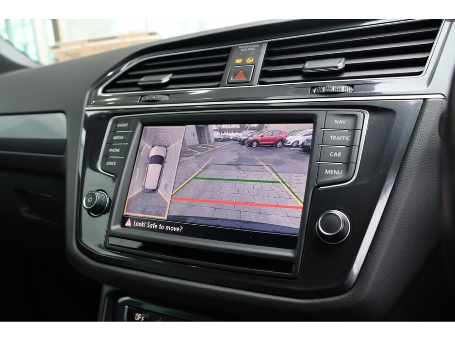 2017 Volkswagen Tiguan - image 20