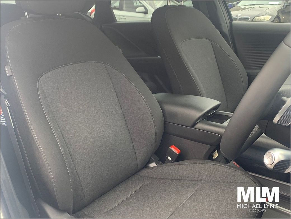 2024 Hyundai Ioniq 6 Signature 77 kW, *Privacy Glass* €34,995