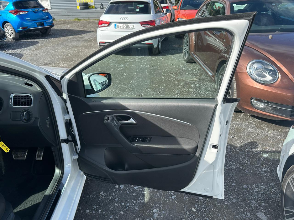 2016 Volkswagen Polo - image 10