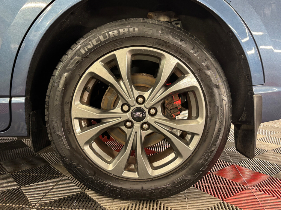 2020 Ford Kuga - image 16