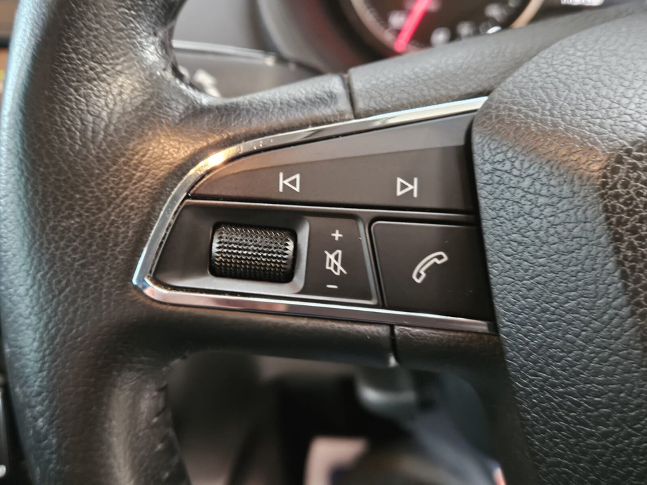 2016 SEAT Ibiza - image 10