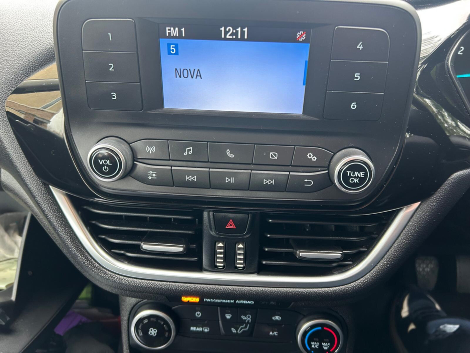 2018 Ford Fiesta - image 22