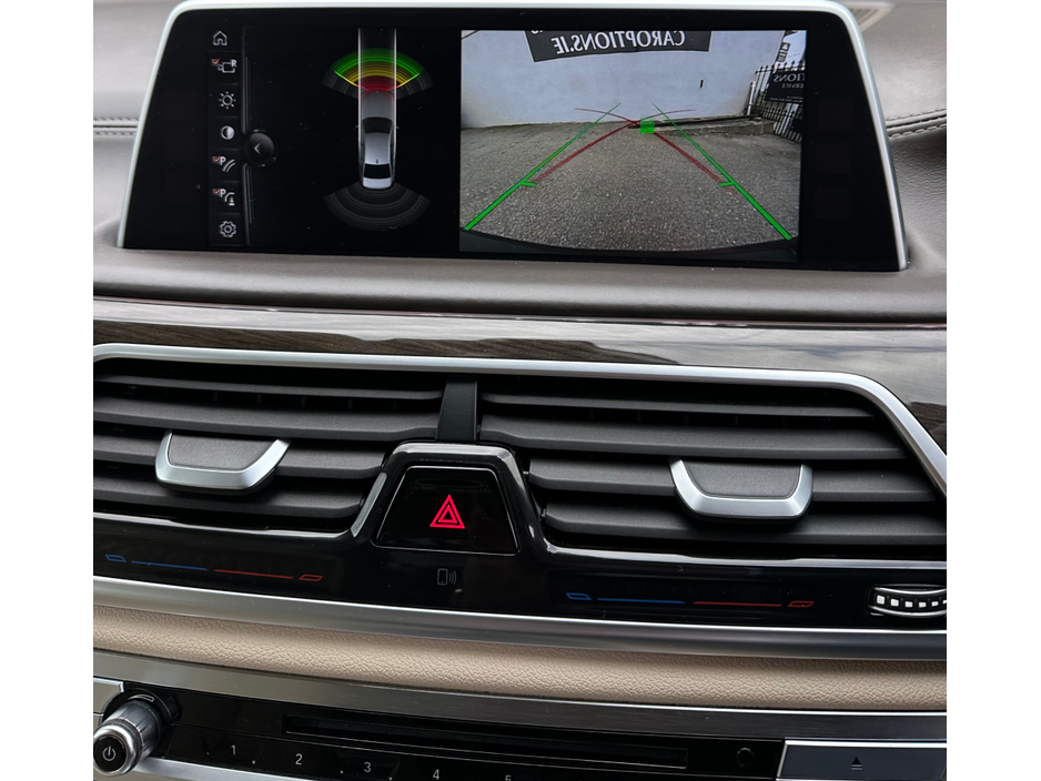 2016 BMW 7 Series - image 10