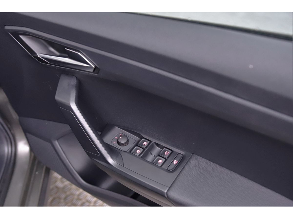 2023 SEAT Arona 1.0TSI 110BHP DSG SE+ *SAT NAV*REAR PARK SENSORS* €23,890