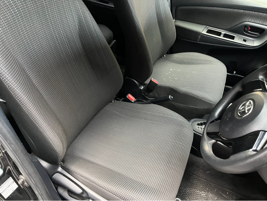 2018 Toyota Vitz - image 9