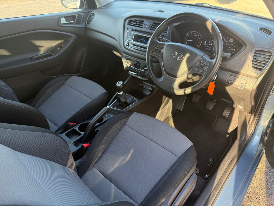 2016 Hyundai i20 - image 15