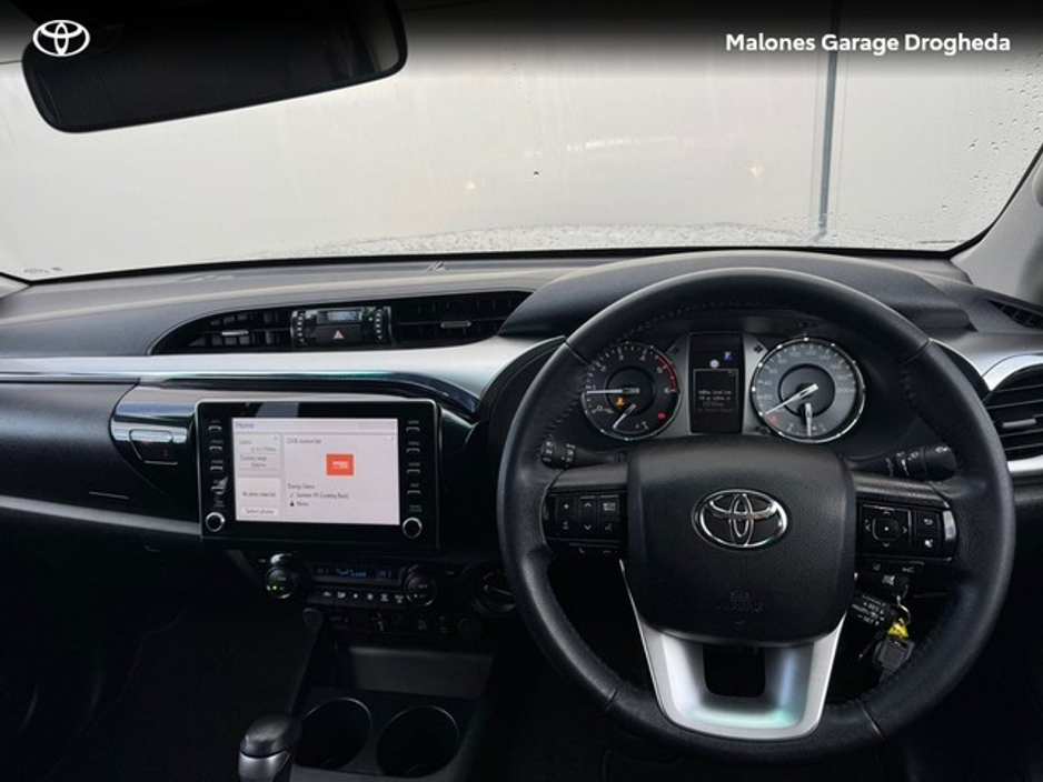 2023 Toyota Hilux - image 11