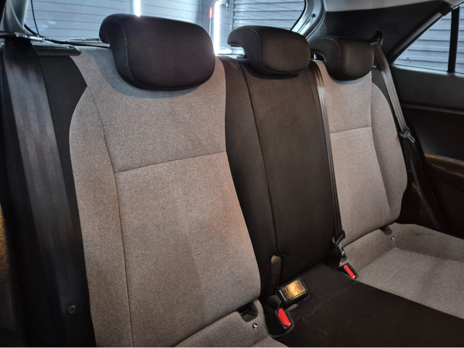 2016 Hyundai i20 - image 8