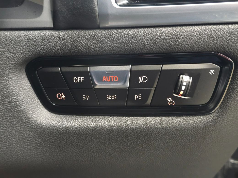 2023 BMW 8 Series - image 20