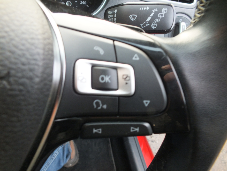 2017 Volkswagen Polo 1.2 auto €13,500