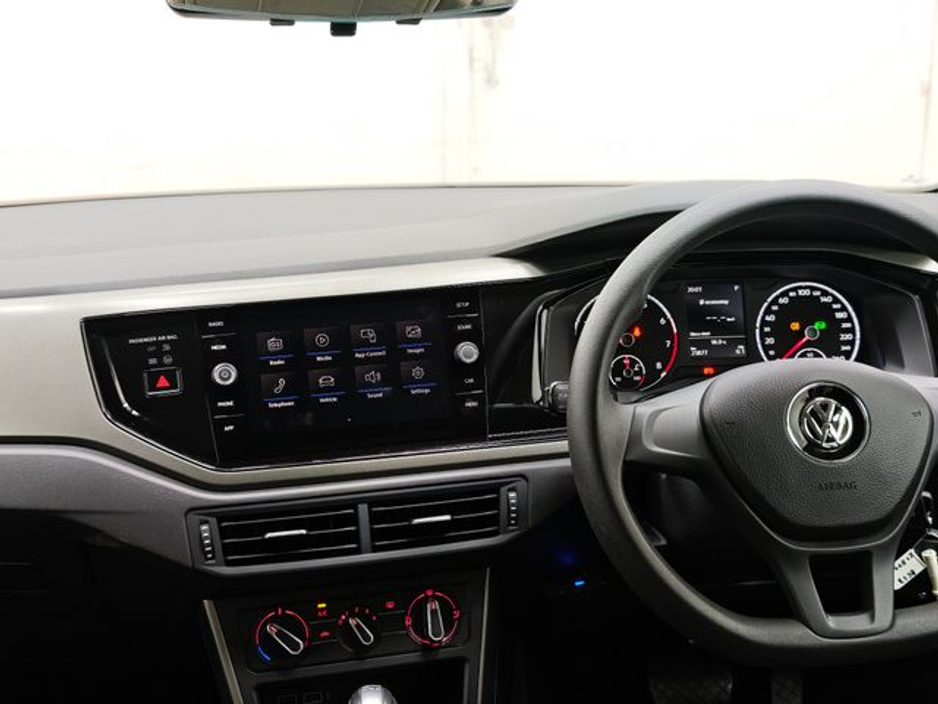 2019 Volkswagen Polo - image 18