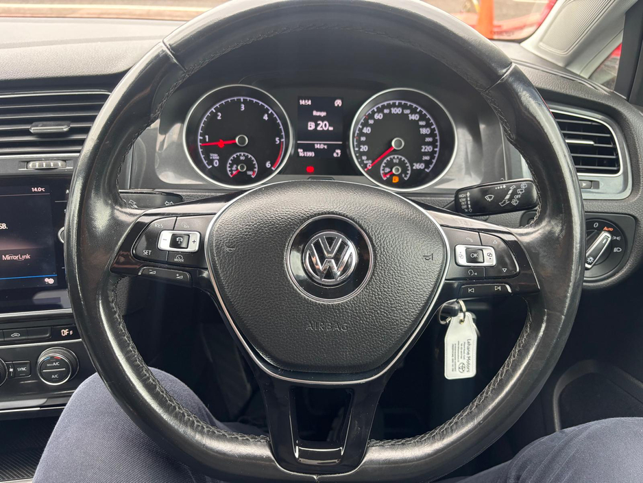 2017 Volkswagen Golf - image 13