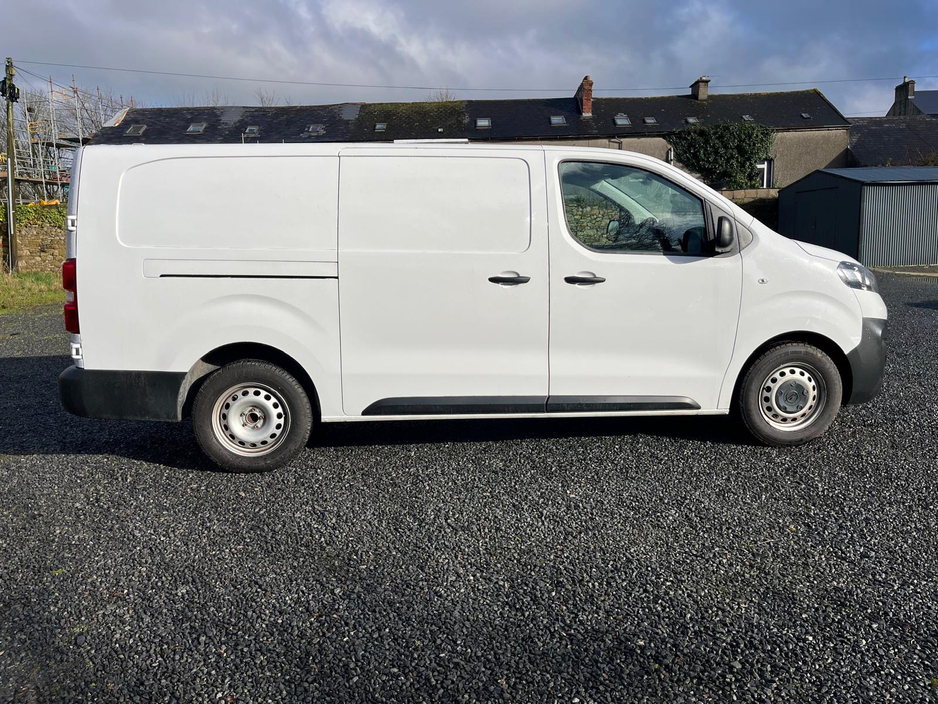 2022 Opel Vivaro LWB LOW MILEAGE €16,950