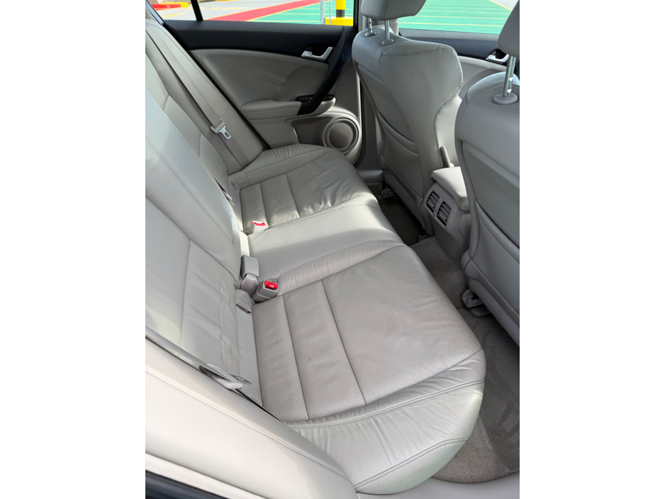 2014 Honda Accord - image 6