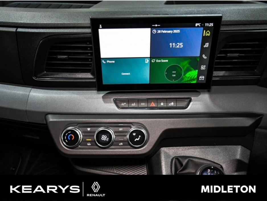 2026 Renault Master - image 16