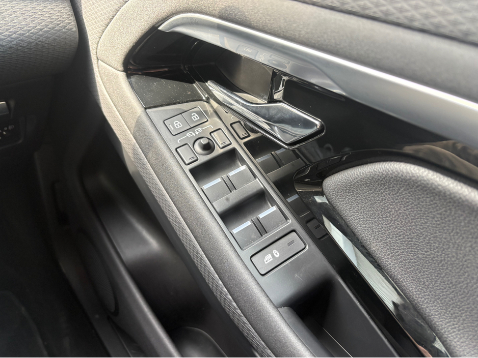 2022 Land Rover Range Rover Evoque - image 29