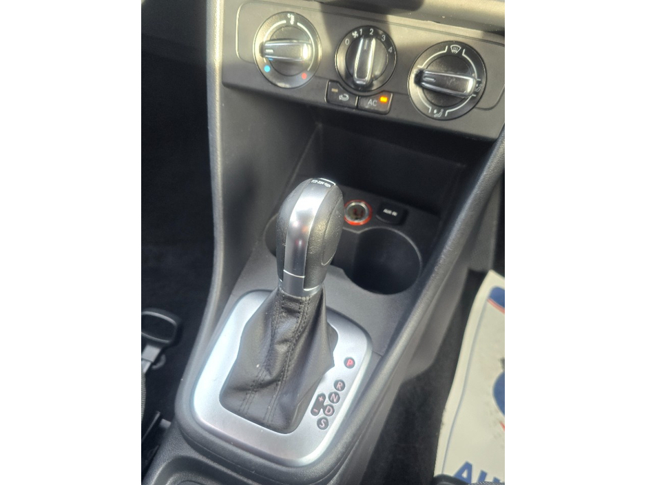 2014 Volkswagen Polo - image 15