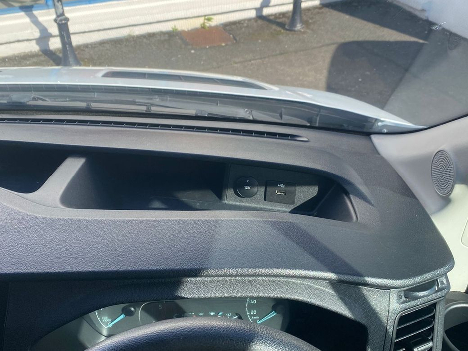 2022 Ford Transit - image 25