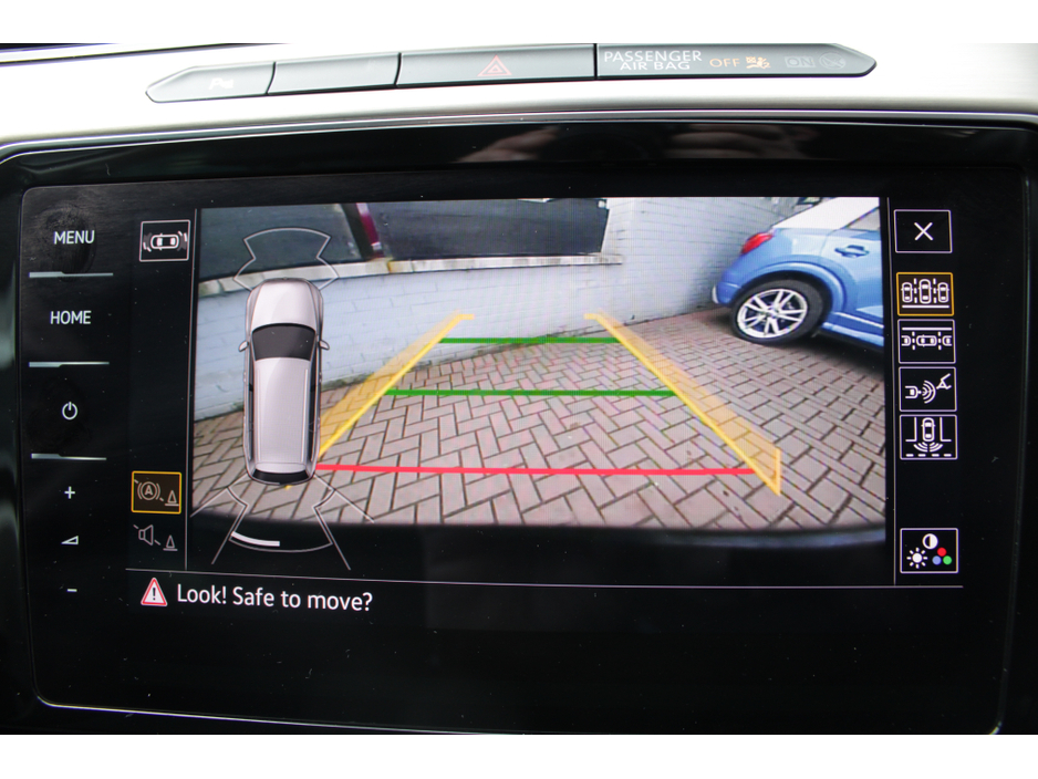 2018 Volkswagen Passat - image 15