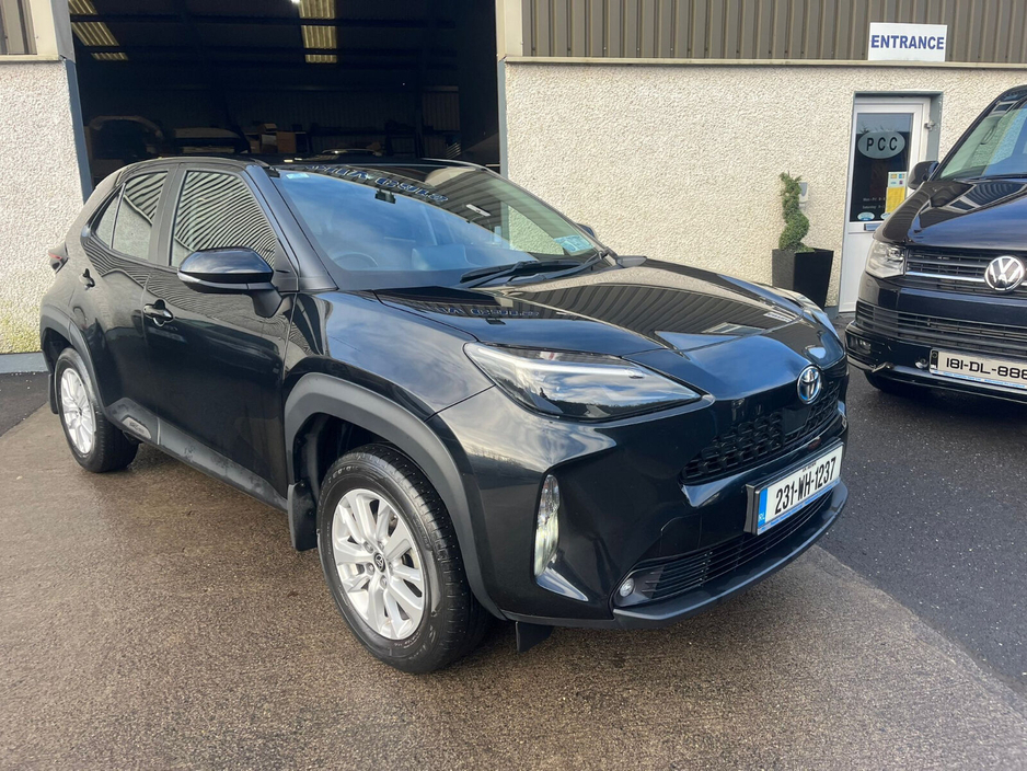 2023 Toyota Yaris Cross 1.5 Hybrid CVT Luna €25,950