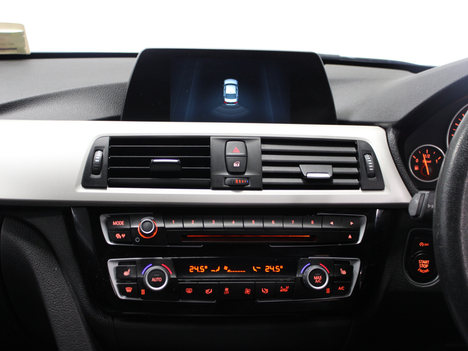 2018 BMW 3 Series - image 19