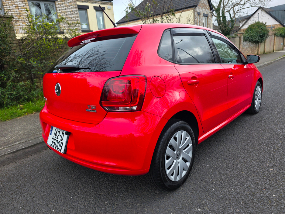 2014 Volkswagen Polo - image 3